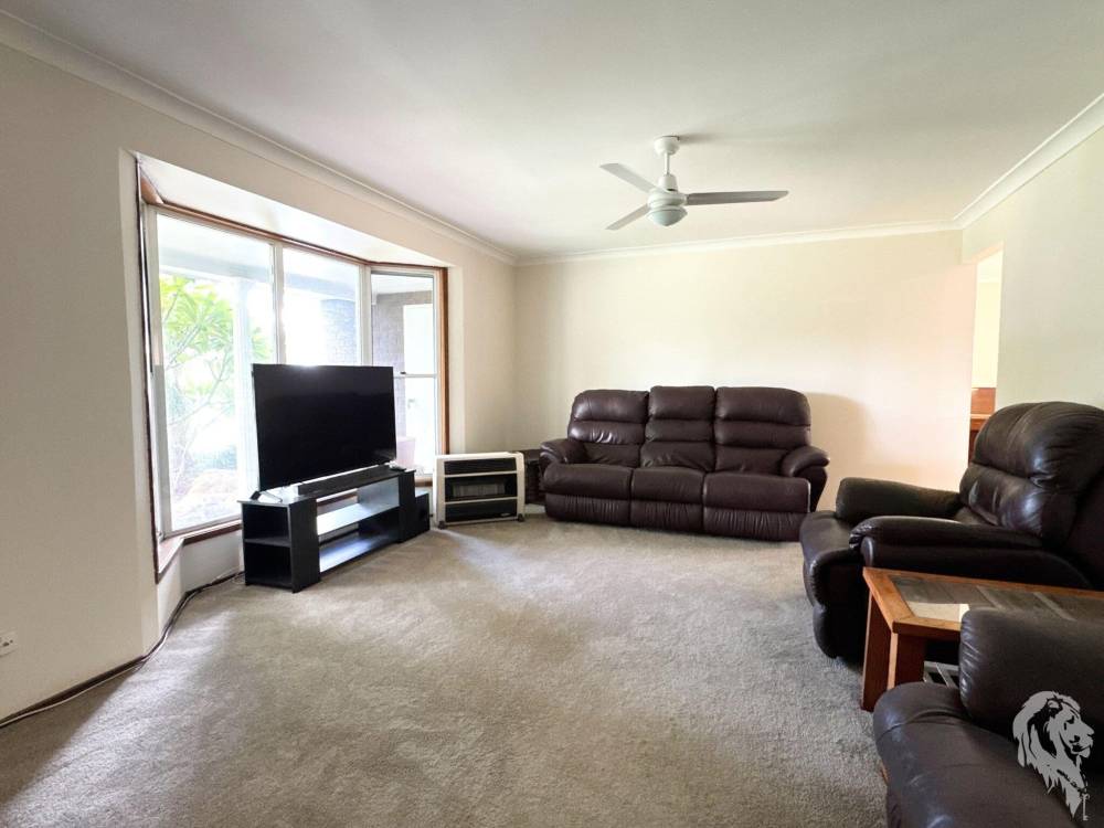 10 Lenore Crescent, WEE WAA, NSW 2388 AUS