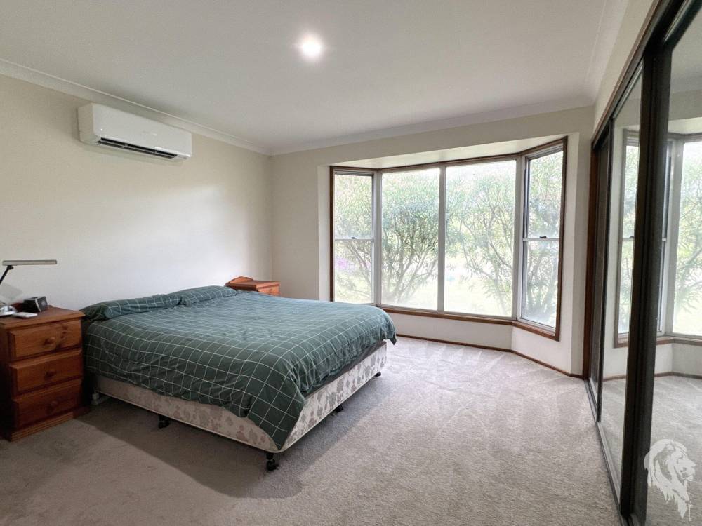 10 Lenore Crescent, WEE WAA, NSW 2388 AUS
