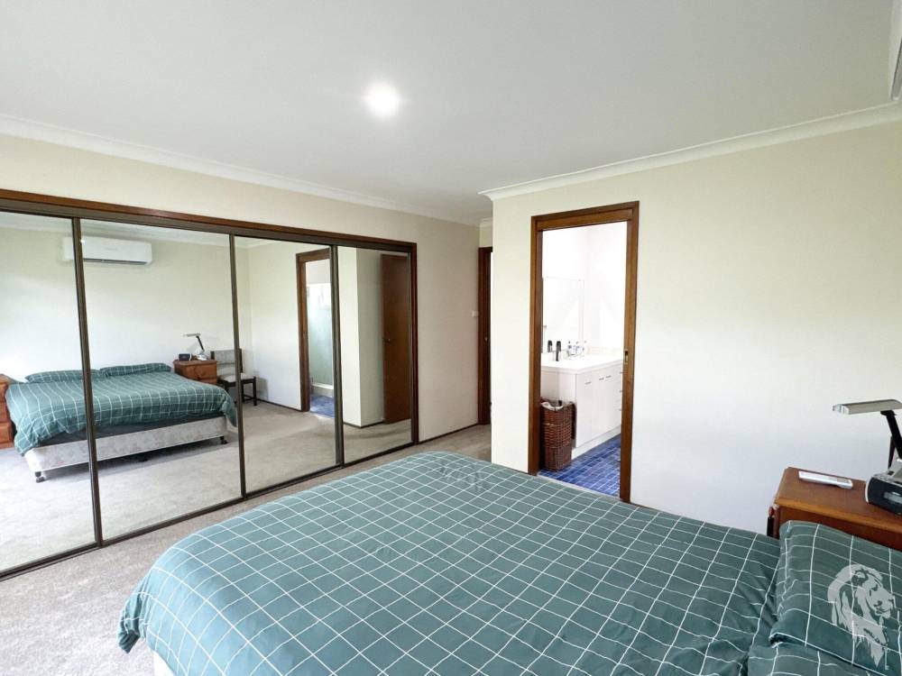 10 Lenore Crescent, WEE WAA, NSW 2388 AUS