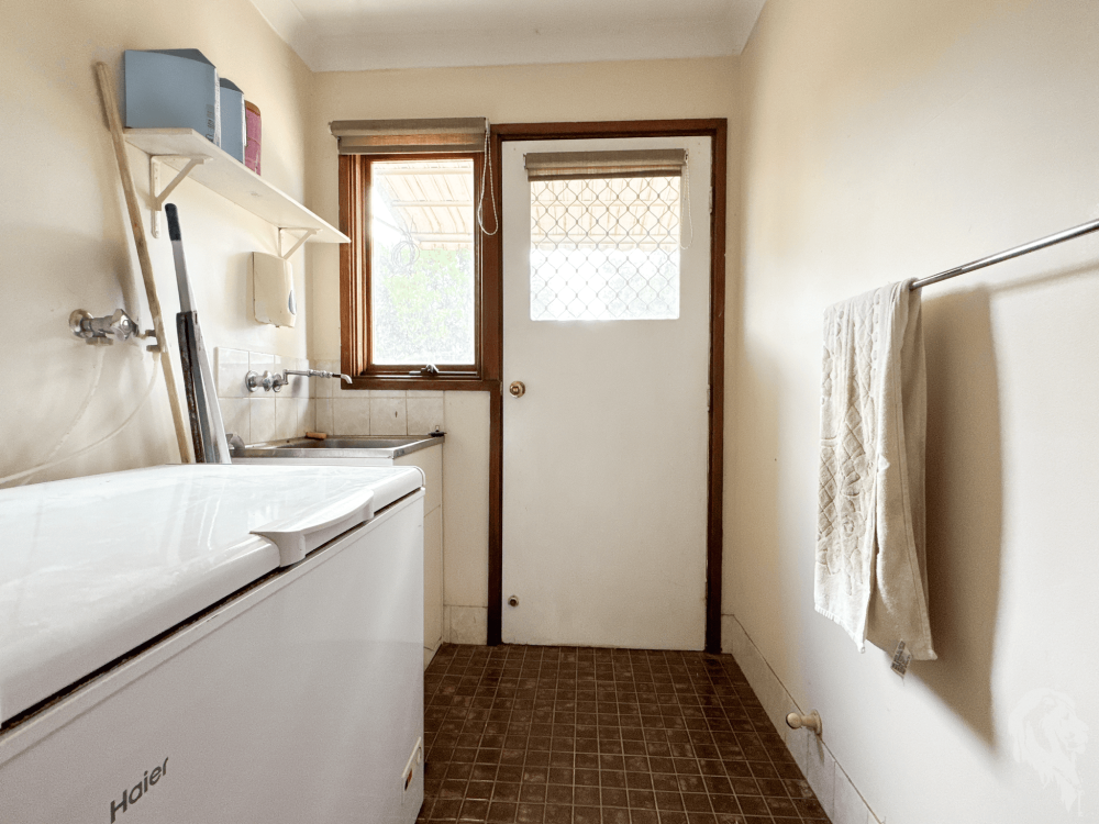 10 Lenore Crescent, WEE WAA, NSW 2388 AUS