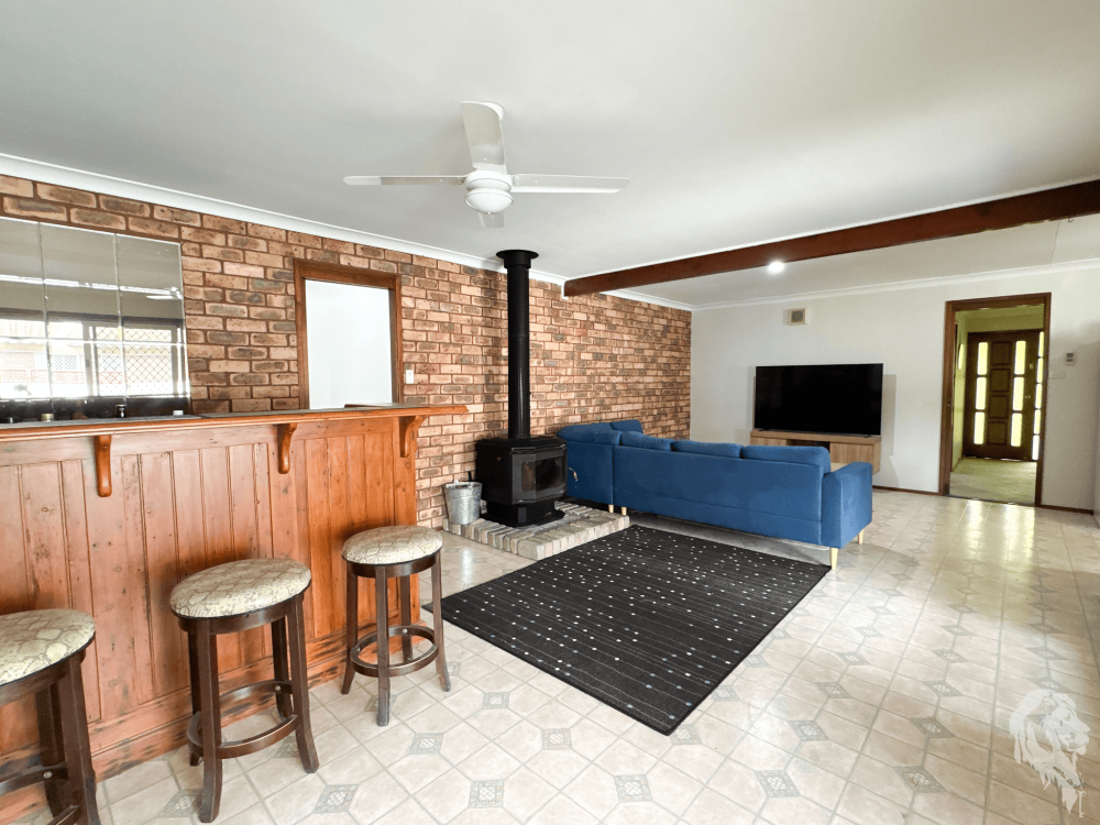 10 Lenore Crescent, WEE WAA, NSW 2388 AUS