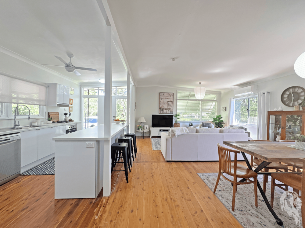 27 Cormie Avenue, WEE WAA, NSW 2388 AUS