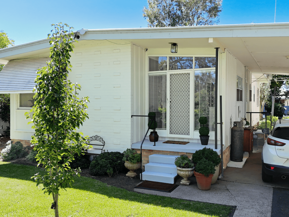 27 Cormie Avenue, WEE WAA, NSW 2388 AUS