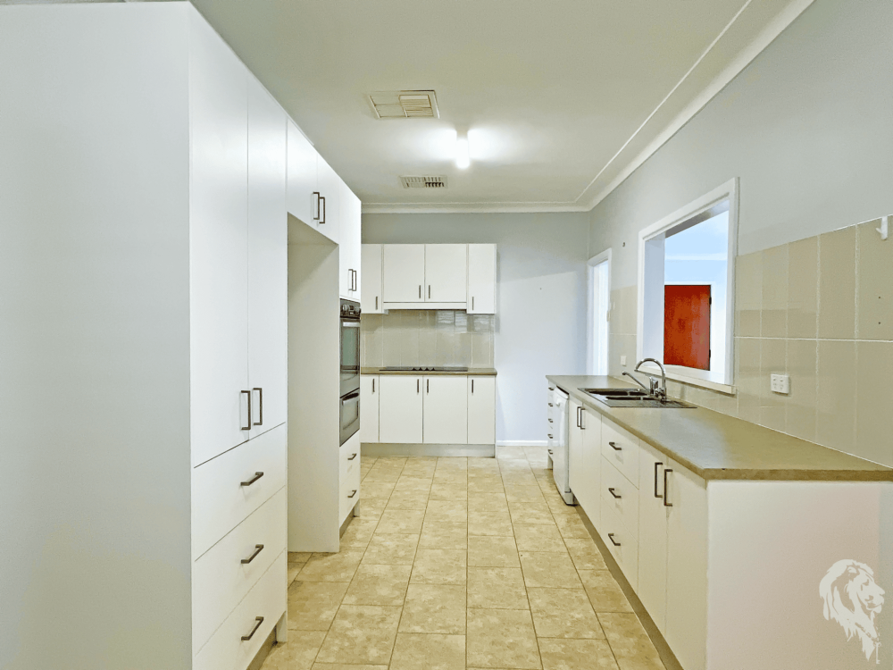 10 William Morris Avenue, NARRABRI, NSW 2390 AUS