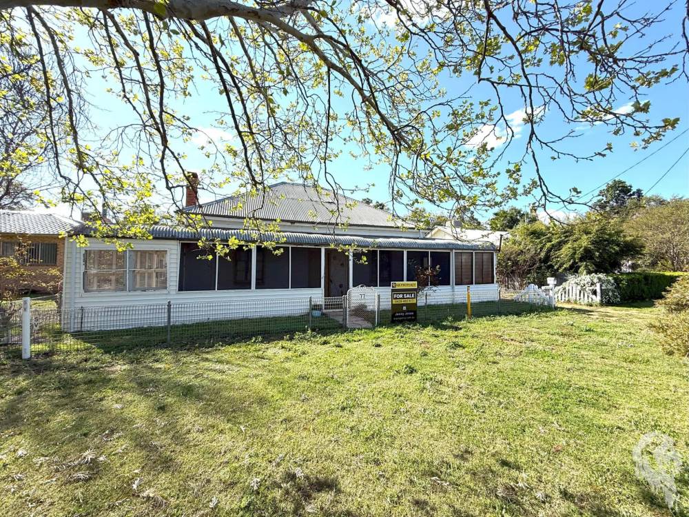 77 Alma Street, WEE WAA, NSW 2388 AUS