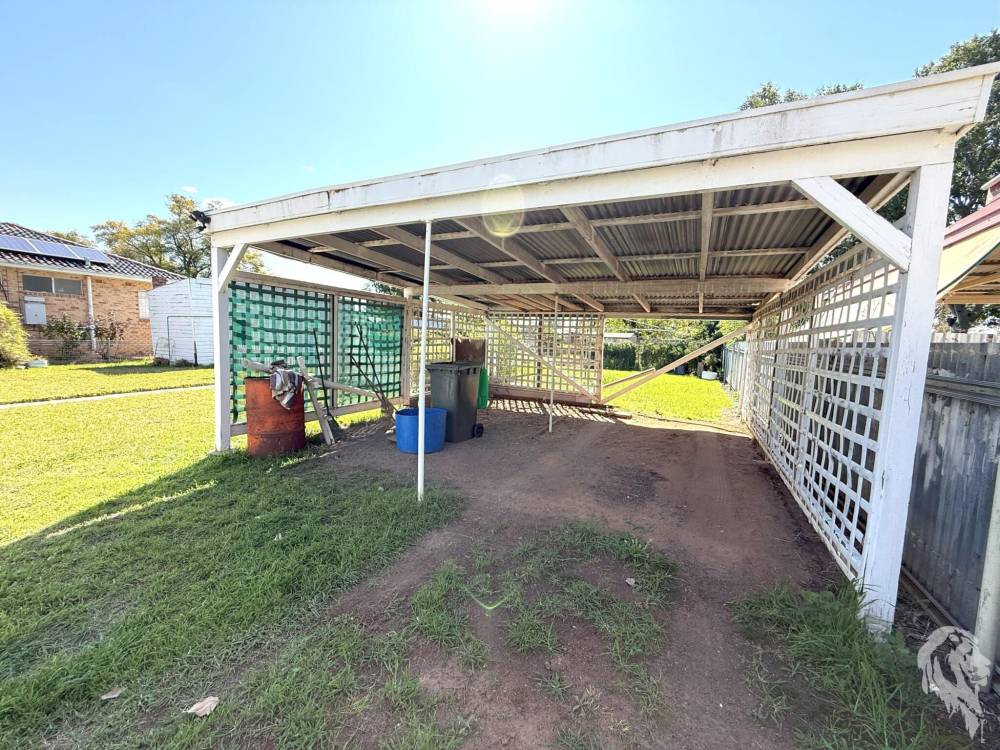 77 Alma Street, WEE WAA, NSW 2388 AUS