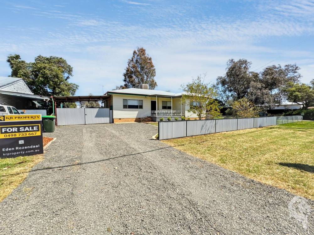 11 Charles Street, WEE WAA, NSW 2388 AUS