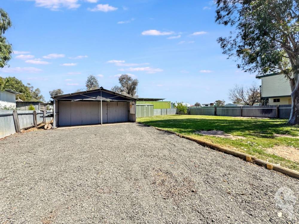 11 Charles Street, WEE WAA, NSW 2388 AUS