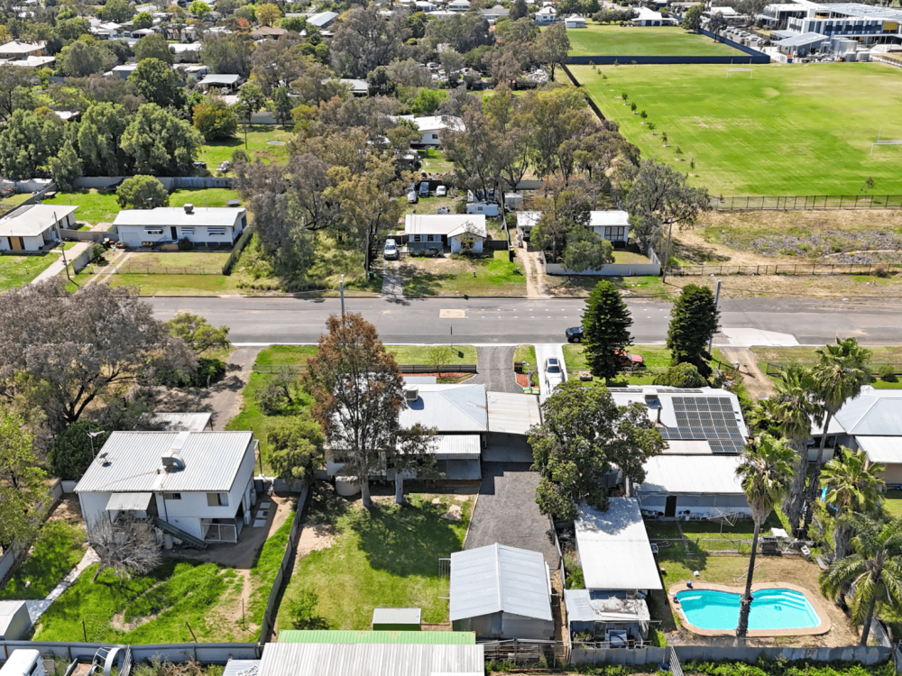 11 Charles Street, WEE WAA, NSW 2388 AUS