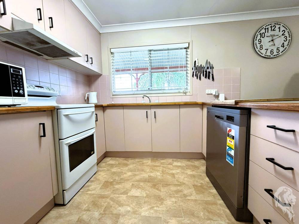 62 Mitchell Street, WEE WAA, NSW 2388 AUS