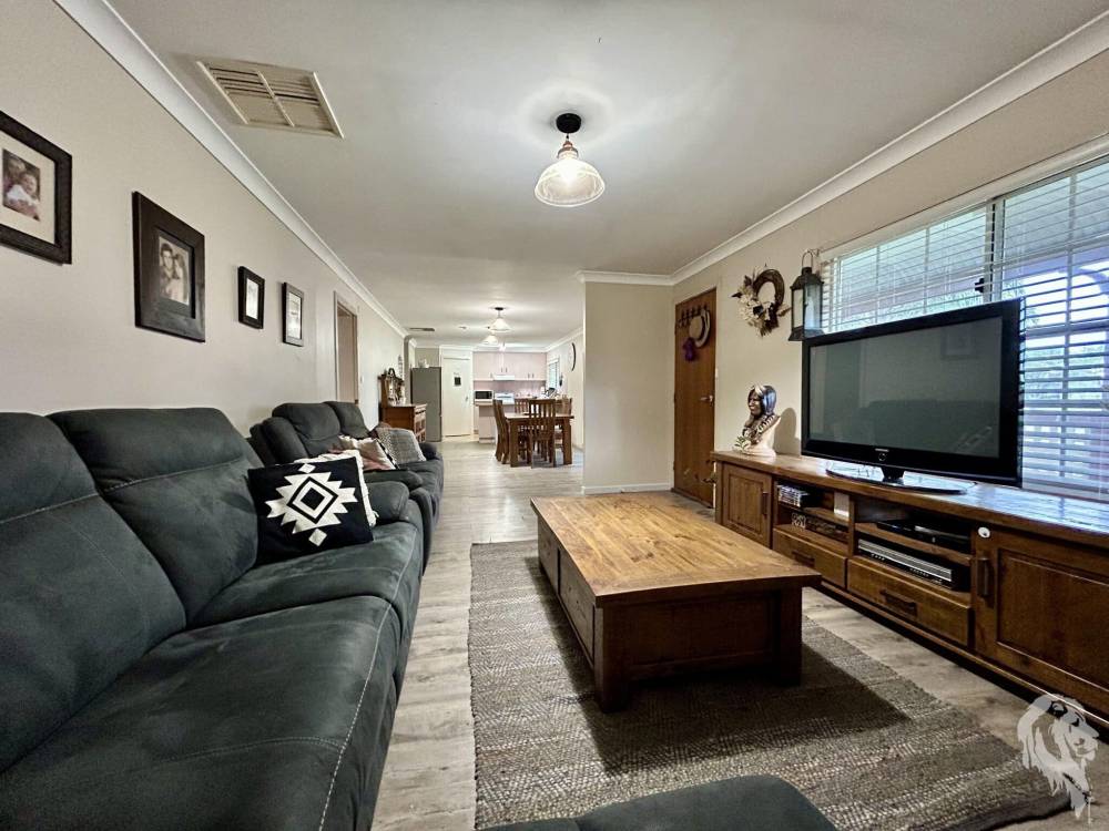 62 Mitchell Street, WEE WAA, NSW 2388 AUS