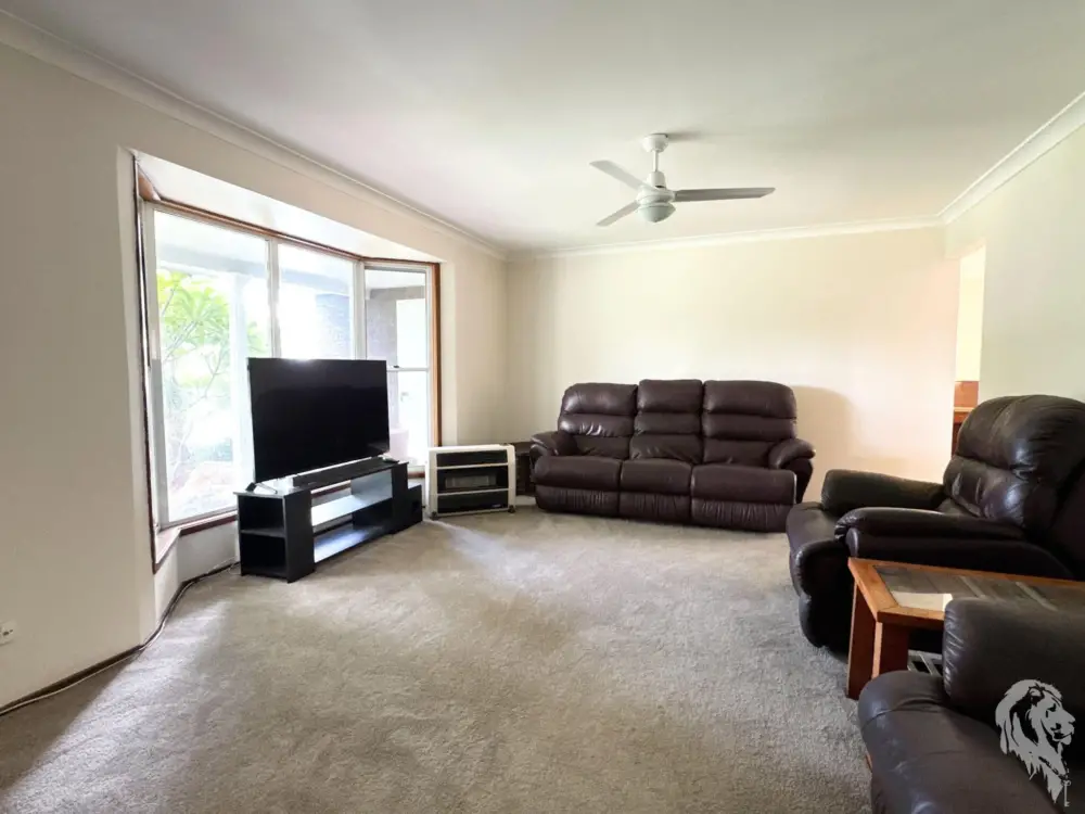 10 Lenore Crescent, WEE WAA, NSW 2388 AUS