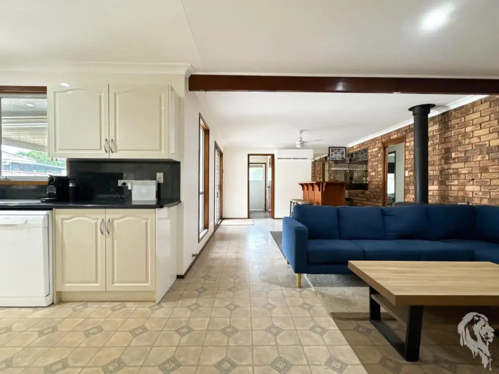 10 Lenore Crescent, WEE WAA, NSW 2388 AUS