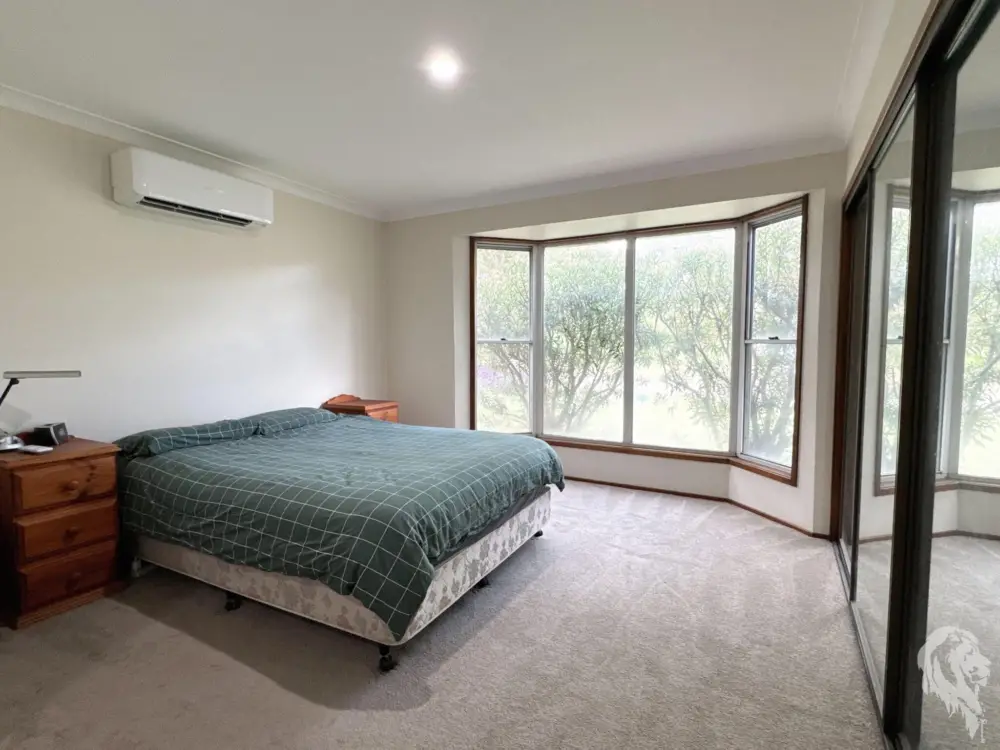 10 Lenore Crescent, WEE WAA, NSW 2388 AUS