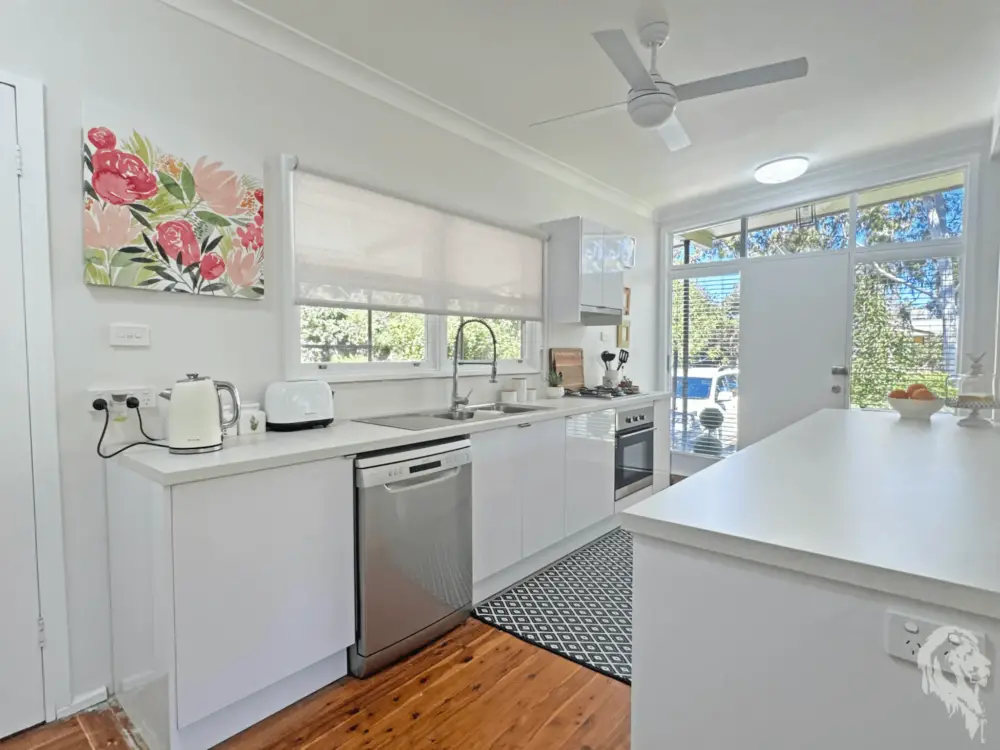 27 Cormie Avenue, WEE WAA, NSW 2388 AUS