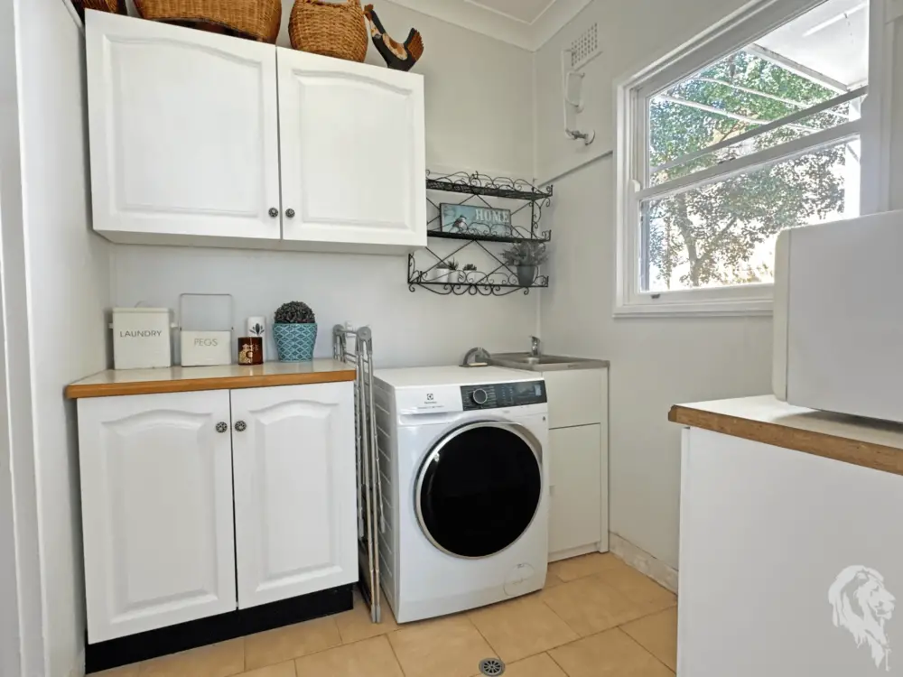 27 Cormie Avenue, WEE WAA, NSW 2388 AUS