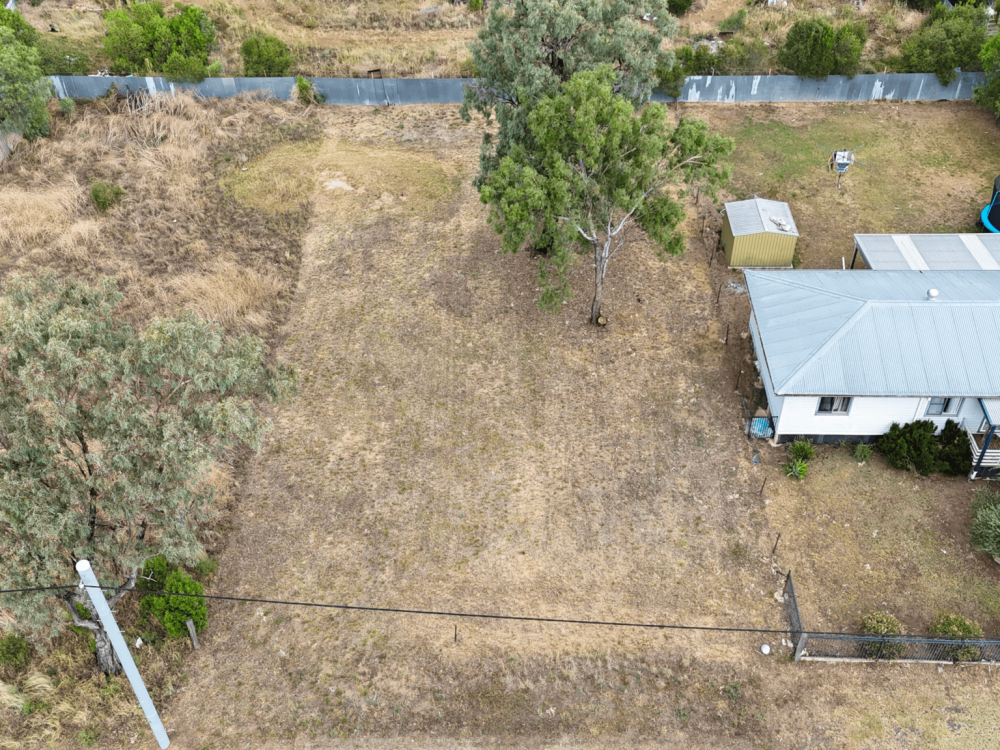 5 Charles Street, WEE WAA, NSW 2388 AUS