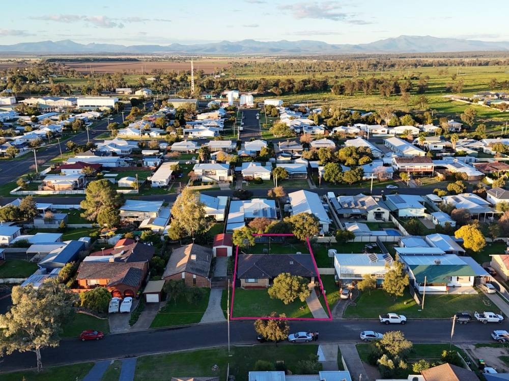 18 Thurlagoona Avenue, NARRABRI, NSW 2390 AUS